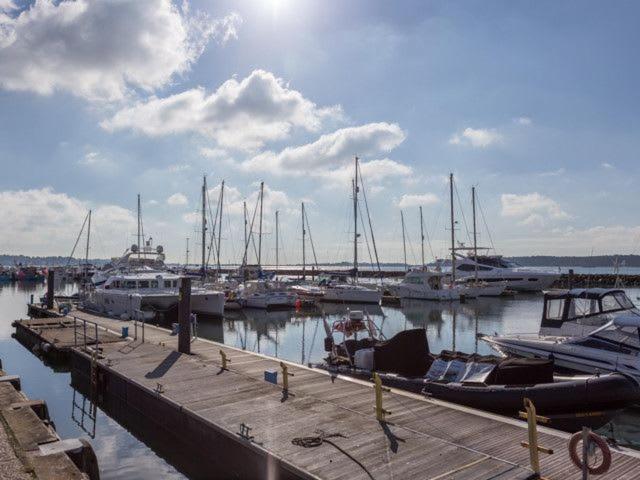 Villa Crow'S Nest Poole Esterno foto